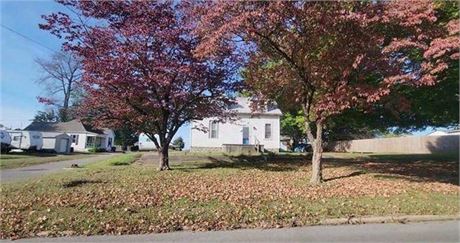 1120 North Market St, Mount Carmel, IL 62863 - #402833