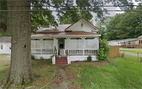 214 E MAIN ST, MOUNT OLIVE, NC 28365 - #404186
