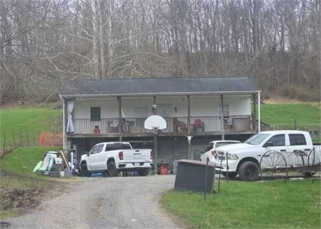 174 CAMBRIA HILL DR, Lumberport, WV 26386 - #403552
