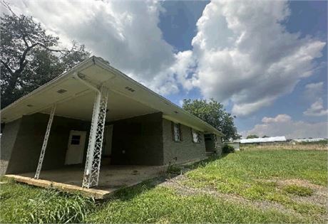 1565 County Road 43, Fyffe, AL 35971 - #402016