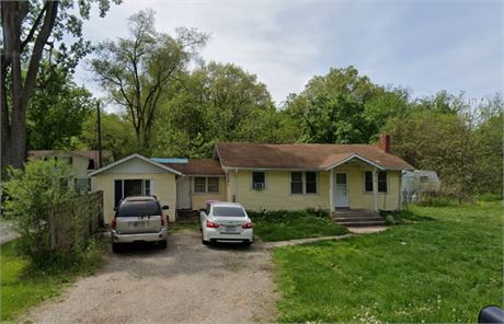56743 COUNTY RD 1, Elkhart, IN 46516 - #404149