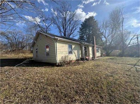 307 Yancey Street, Marion, NC 28752 - #403387