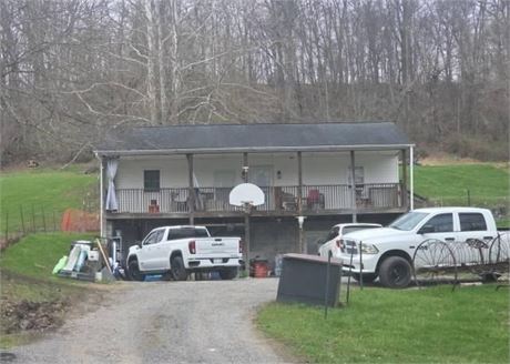 174 Cambria Hill Drive, Lumberport, WV 26386 - #403552