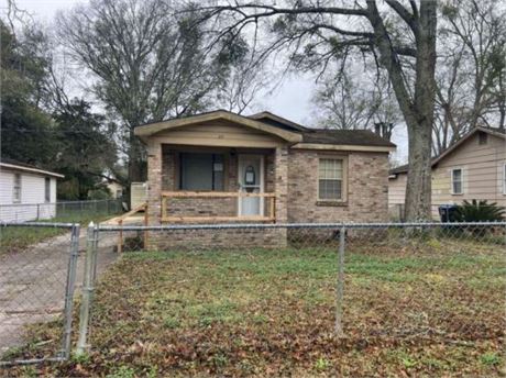 59 10th Ave , Chickasaw, AL 36611 - #403569