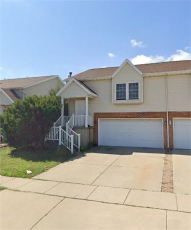 1810 Cottage Ave, Bloomington, IL 61701 - #401133