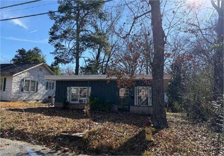 942 Cleveland Ave, Gadsden, AL 35901 - #403304