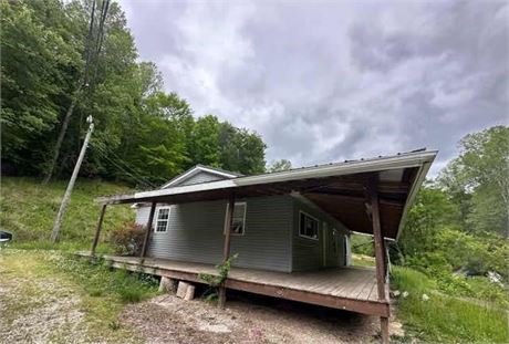 83 Smith Branch Rd, Wayne, WV 25570 - #403660