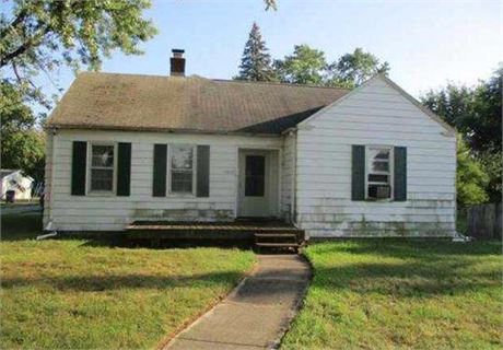 1215 FIELDHOUSE AVE , Elkhart, IN 46517 - #402767