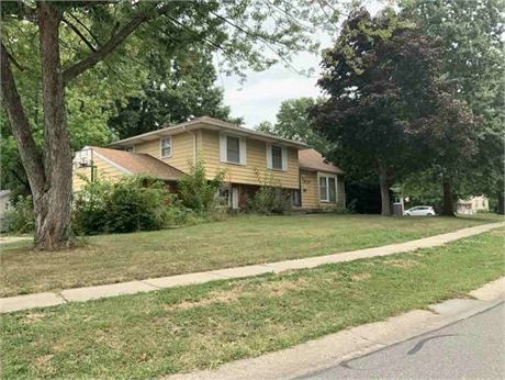 115 Redbud Ln, Belton, MO 64012 - #402500