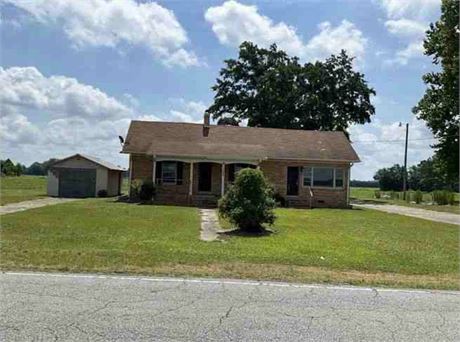 1018  Porter Road, Greenville , NC 27834 - #403987