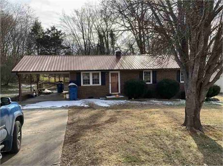 1001 Meadowood Dr, Ramseur, NC 27316 - #368651