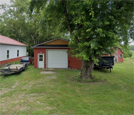 208 N 3RD St, Wallingford, IA 51365 - #401373