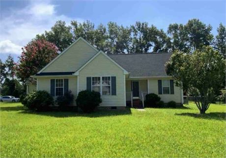 400 Wesley Dr, Goldsboro, NC 27534 - #402055