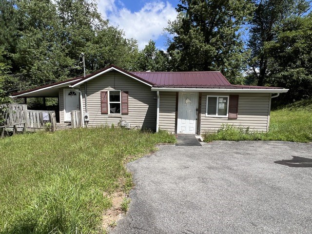 434 Summit Street, Sophia, WV 25921