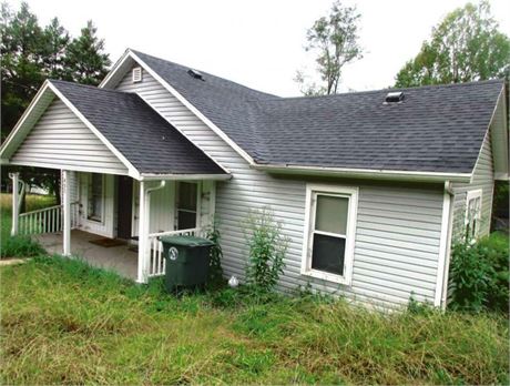 437 E D Street, Newton, NC 28658 - #402804