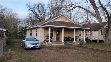 14 Cross Street, Wetumpka, AL 36092 - #368662