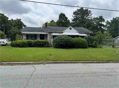 811 Carolina Ave, Thomasville, NC 27360 - #401863