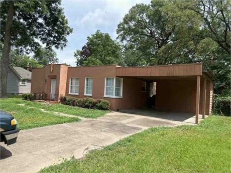 411 W Jefferson Ave, Greenwood, MS 38930 - #368562