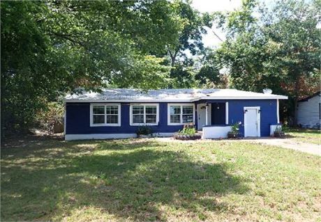 1301 Lynn St, Bonham, TX 75418 - #402412
