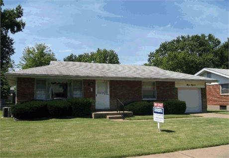 315 S Dellwood Drive, Saint Louis, MO 63135 - #402677