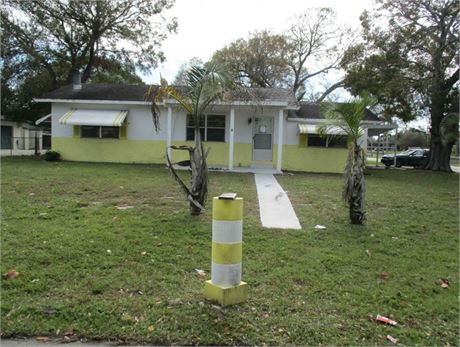 229 Osceola Avenue, Fort Pierce, FL 34982 - #402054