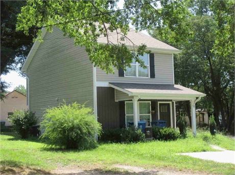 327 27th Street SW, Hickory, NC 28602 - #404289