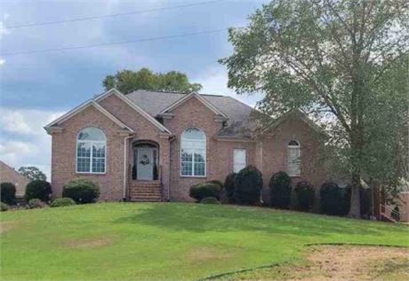 4343 Longwood Dr, Gardendale, AL 35071 - #402375